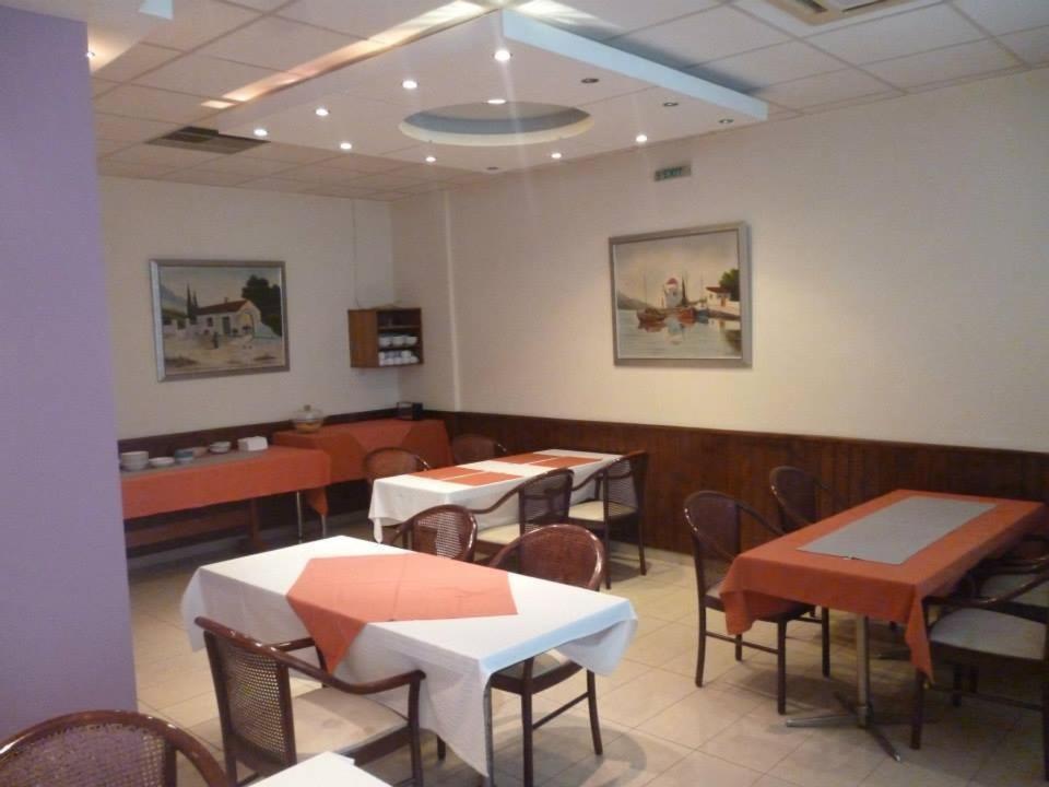 Hotel Korinthos Buitenkant foto
